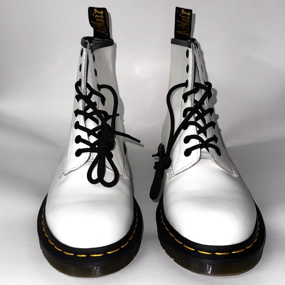 Dr. Martens 1460 8-Eye Combat Boots White Smooth Leather 11822 Men\'s Size 9
